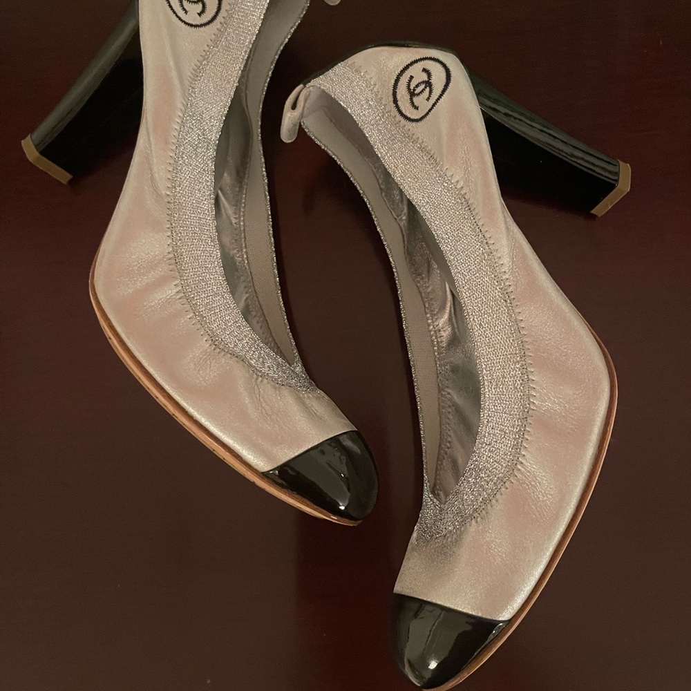 Chanel Size 39 Black Patent and Silver Pumps.